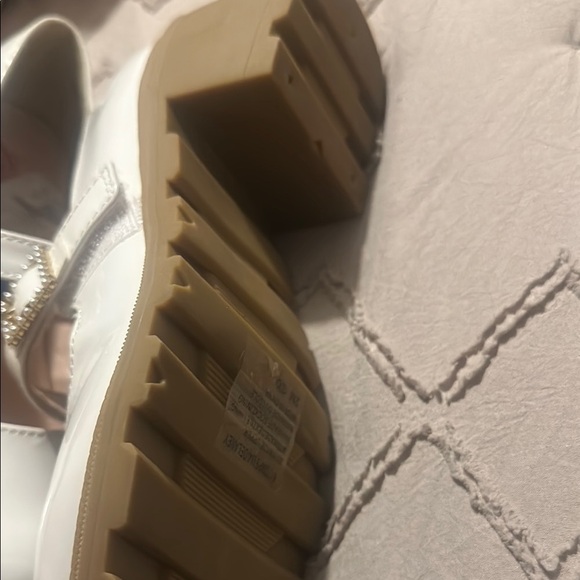 Jellypop Kids White Mary Jane Shoes - Picture 3 of 3